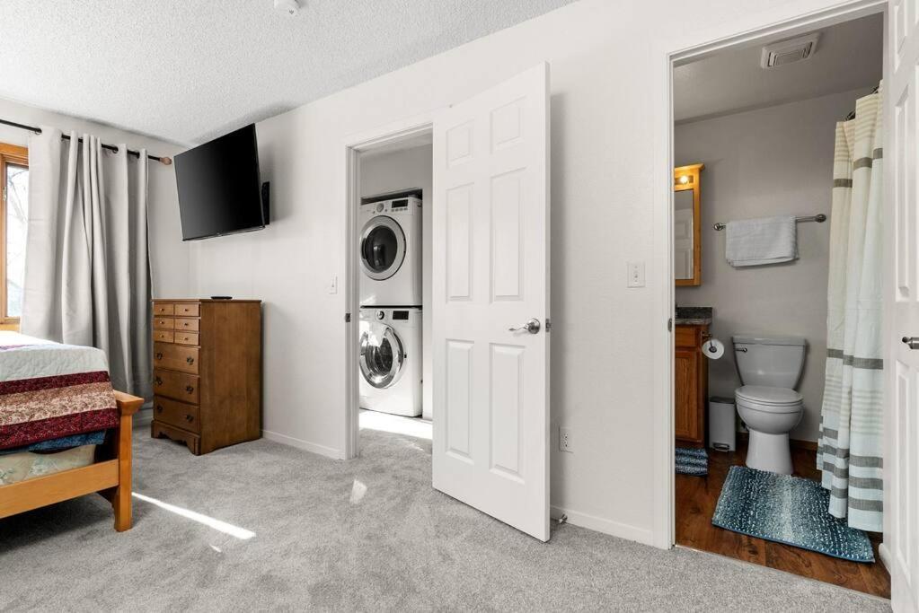 Moose Meadows- Near The Airport, Centrally Located Anchorage Exterior foto