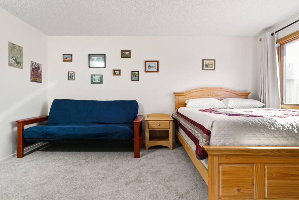 Moose Meadows- Near The Airport, Centrally Located Anchorage Exterior foto