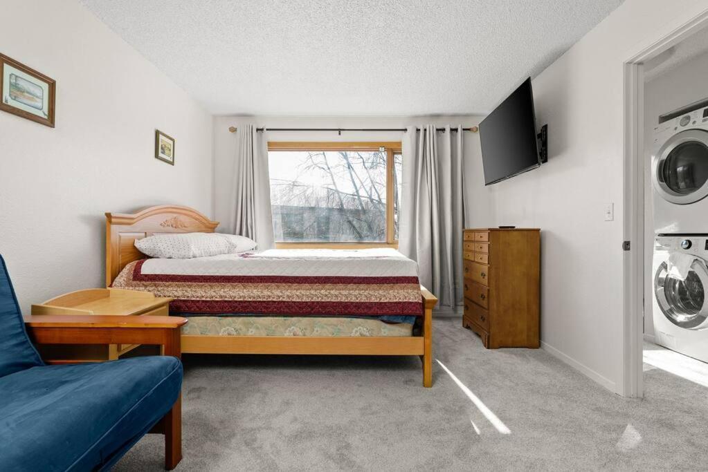 Moose Meadows- Near The Airport, Centrally Located Anchorage Exterior foto